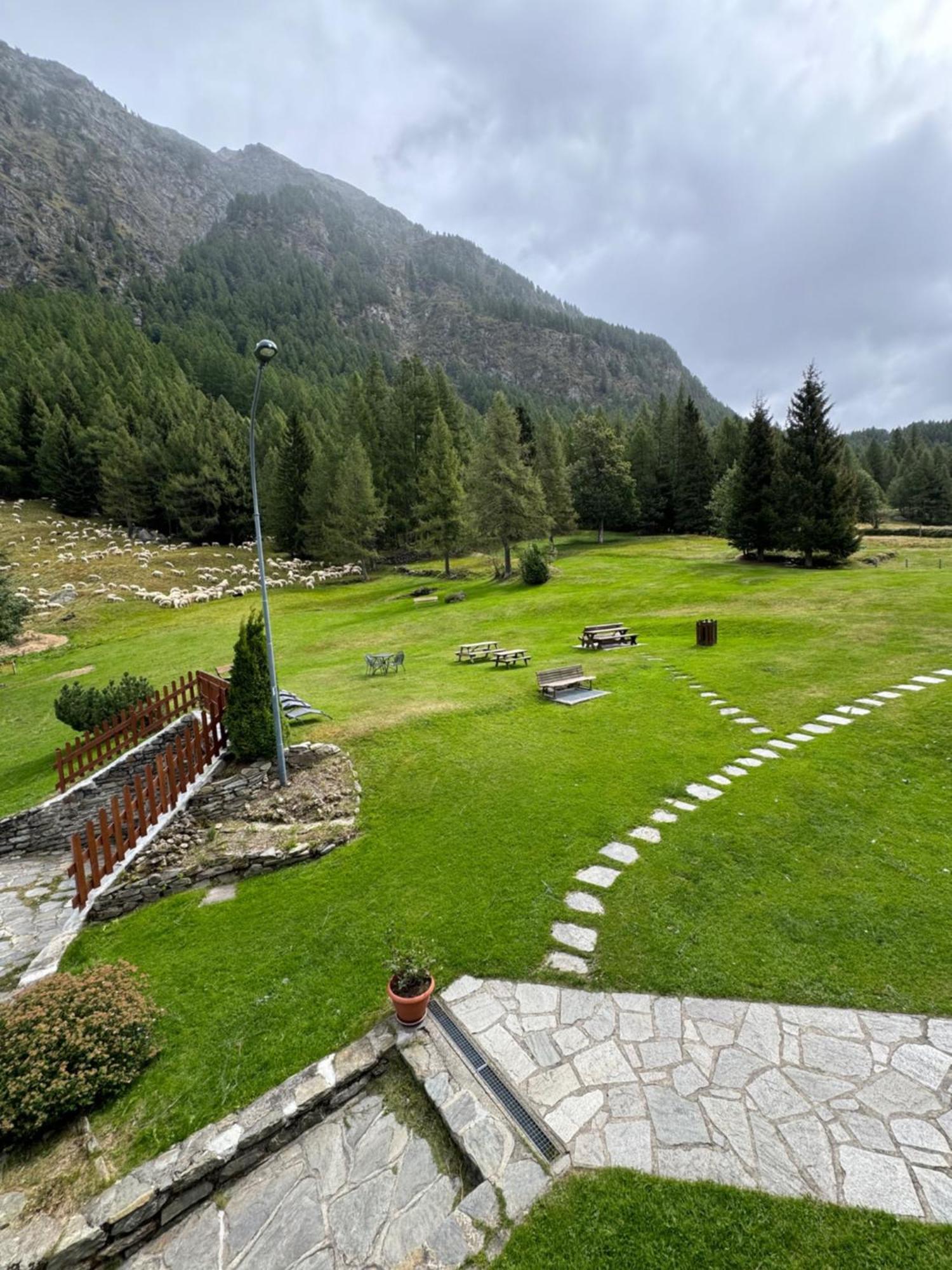 Hotel Miramonti Камподолчино Екстериор снимка